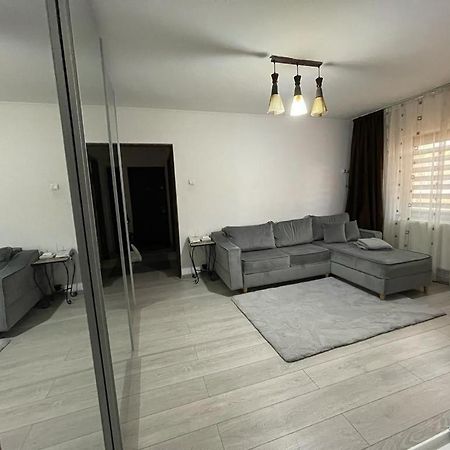 Apartament Gallamar Appartamento Bîrlad Esterno foto