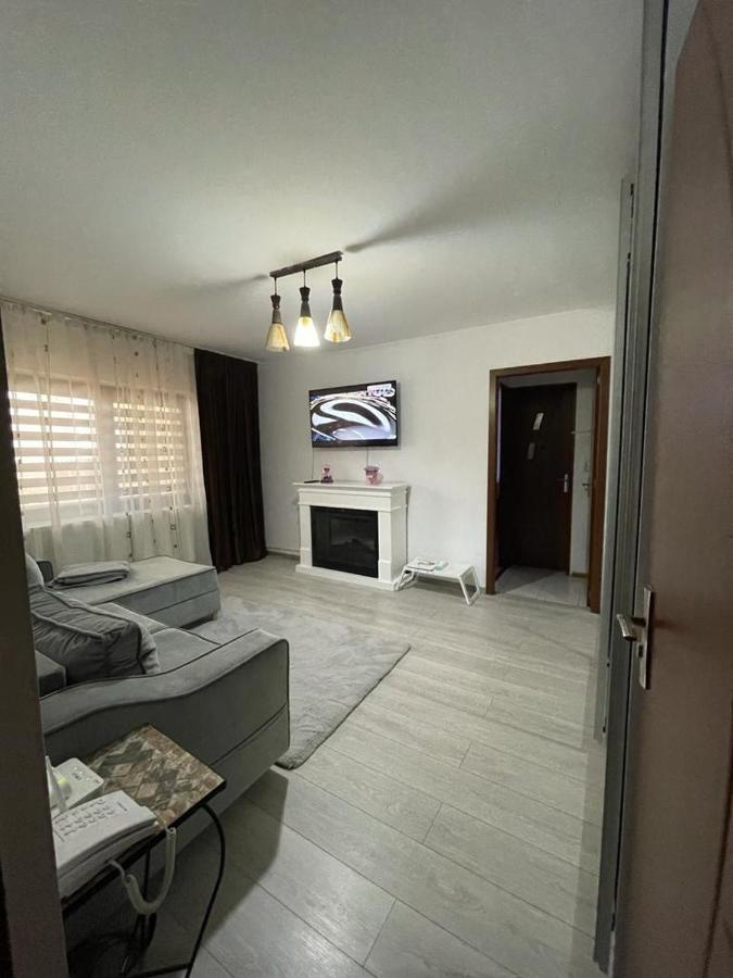 Apartament Gallamar Appartamento Bîrlad Esterno foto