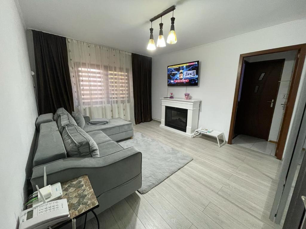 Apartament Gallamar Appartamento Bîrlad Esterno foto