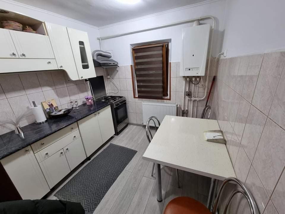Apartament Gallamar Appartamento Bîrlad Esterno foto