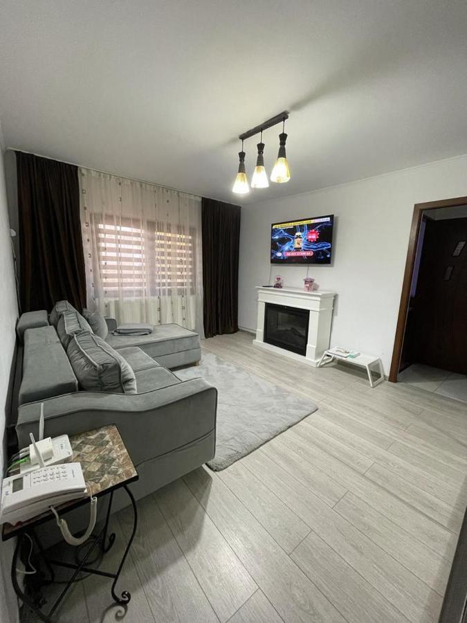 Apartament Gallamar Appartamento Bîrlad Esterno foto